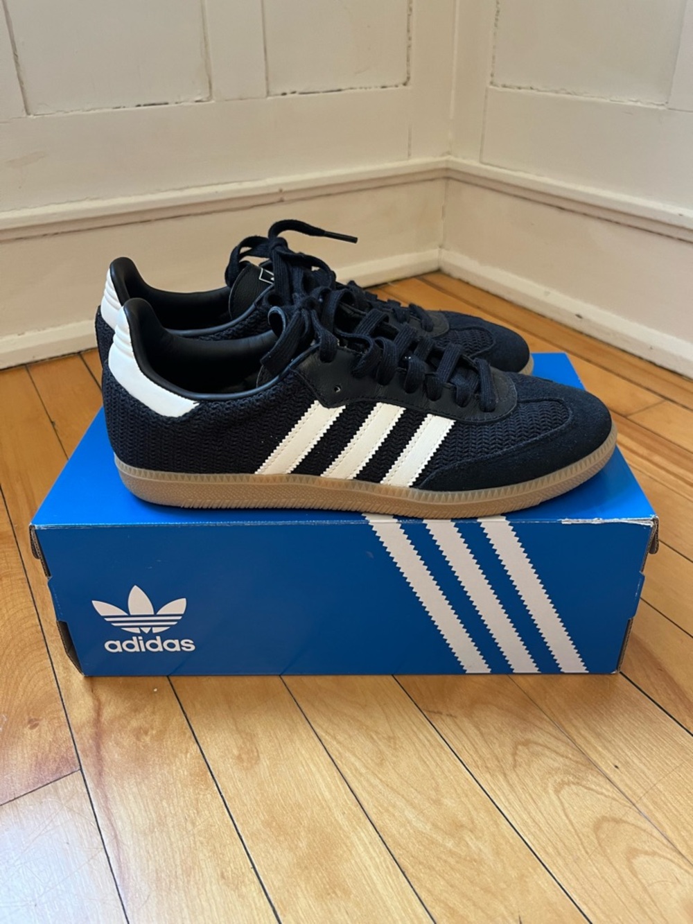 adidas Men’s Samba OG Sneakers in Black like new in box. - Picture 4 of 7